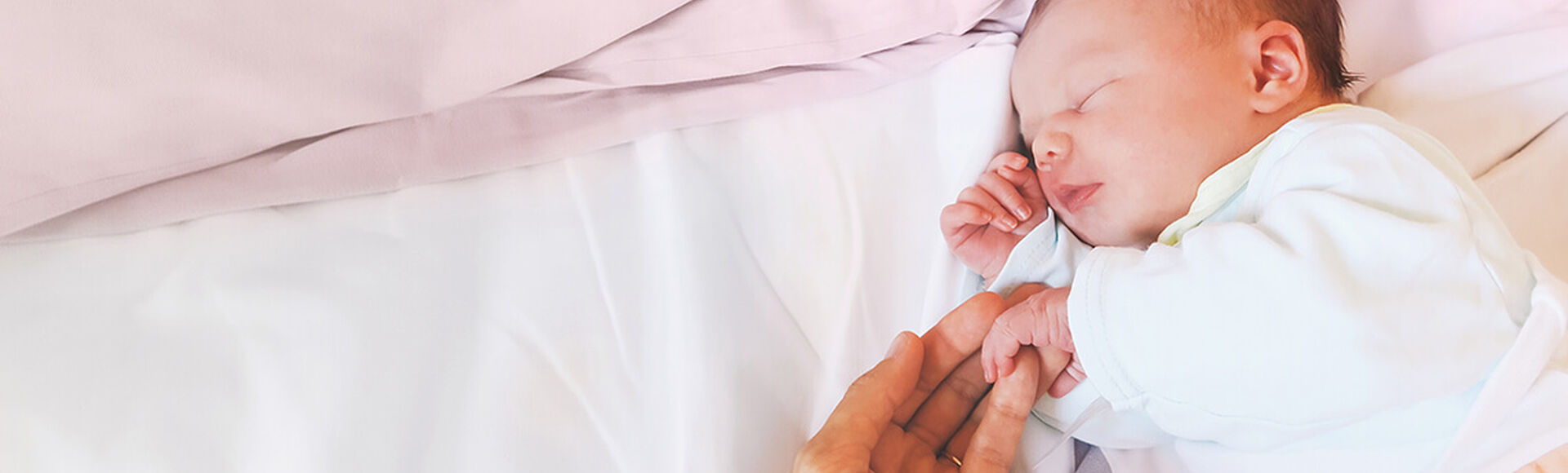 Guia completo para o cuidado de um bebê recém nascido